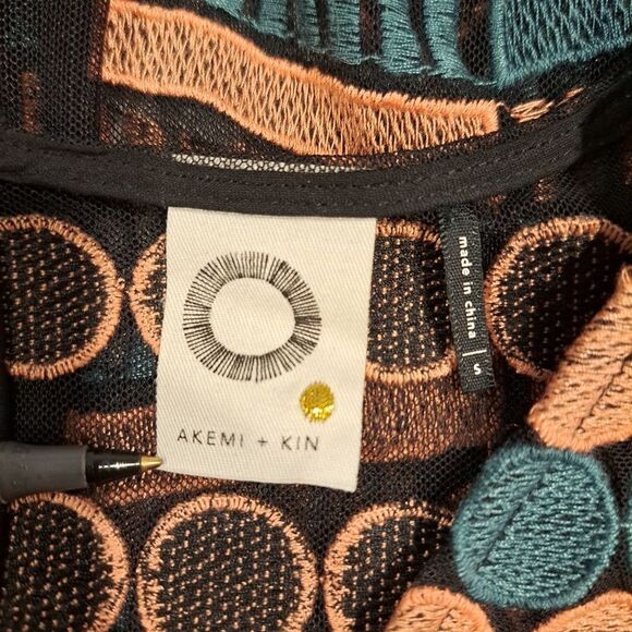 Anthropologie Akemi + Kin Embroidered Kalila Tank Blouse Pleated Geometric sz S - Picture 9 of 12